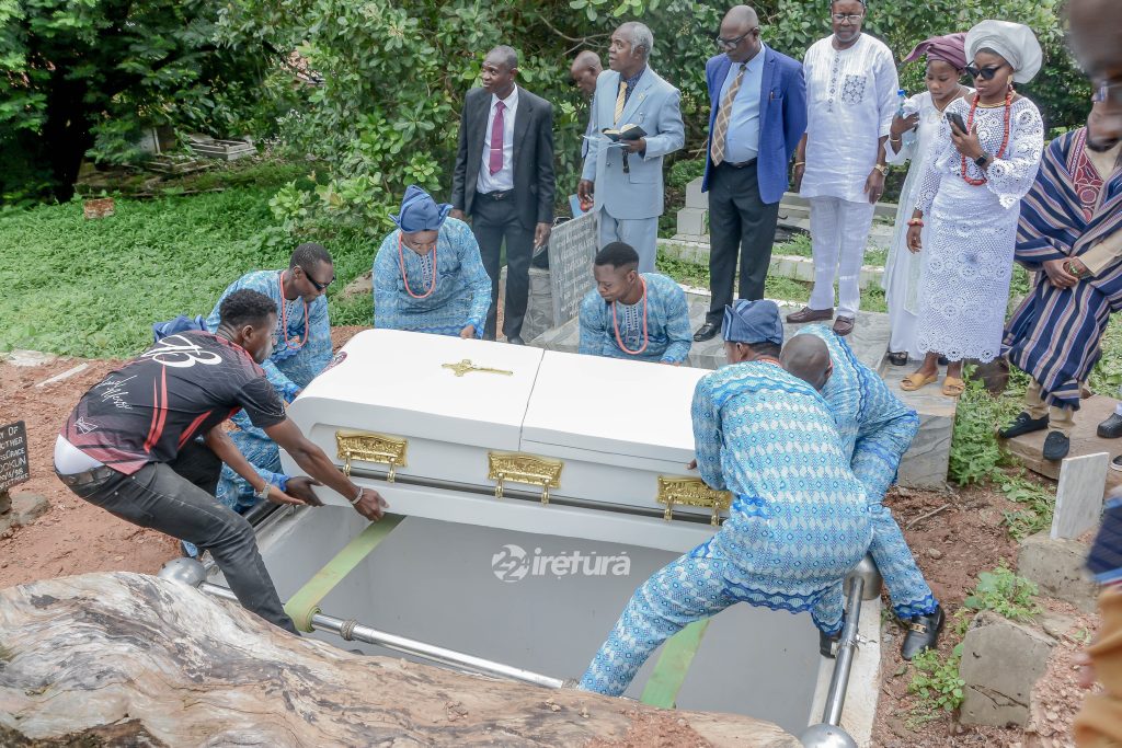 Late Madam Olaniyi Burial
